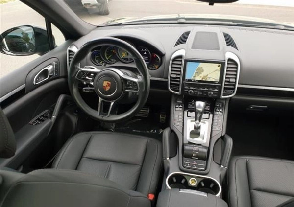 Porsche Cayenne cena 148000 przebieg: 188000, rok produkcji 2015 z Kraków małe 191
